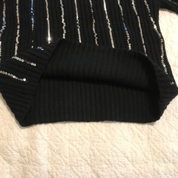 Chunky Nanette Lepore long sleeved black sweater with silver sequin stripes (S) - Picture 7 of 12